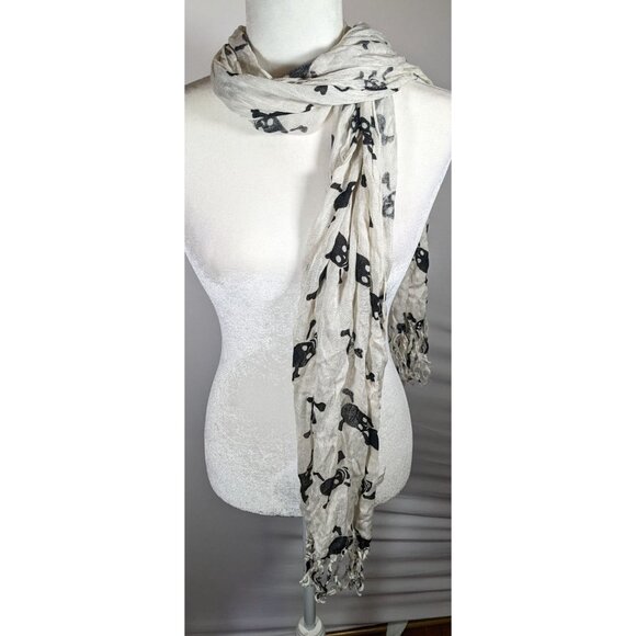 Gothic Skull And Crossbones Black And White Scarf - Picture 6 of 8